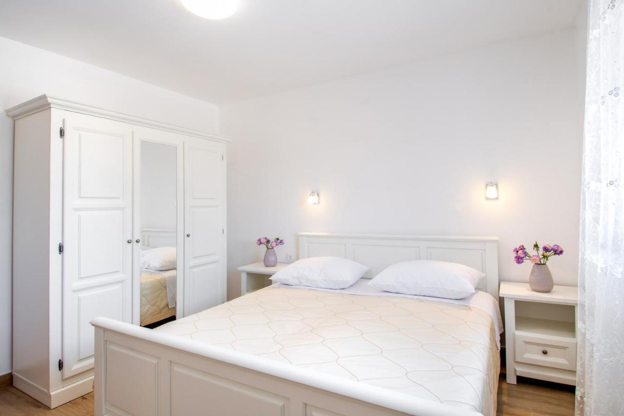 Luxury Apartments Alkar With Swimming Pool Ražanj Extérieur photo