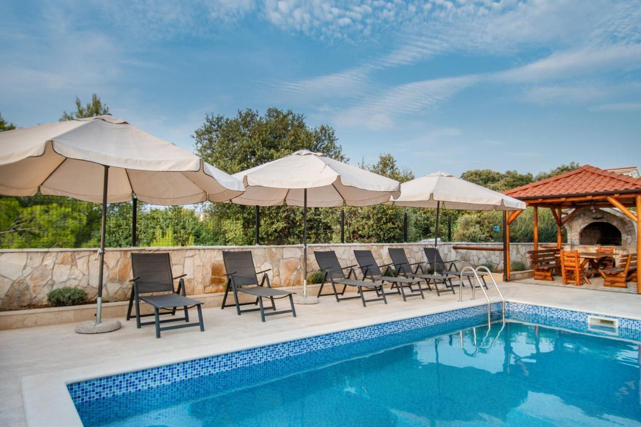 Luxury Apartments Alkar With Swimming Pool Ražanj Extérieur photo