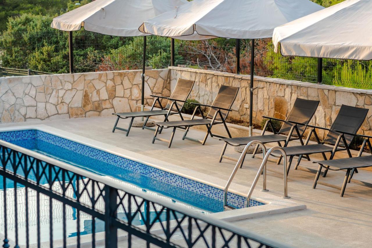 Luxury Apartments Alkar With Swimming Pool Ražanj Extérieur photo