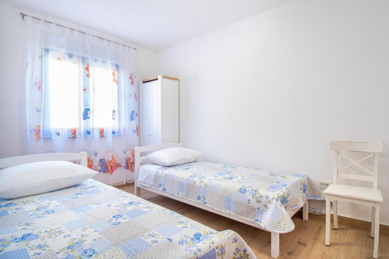 Luxury Apartments Alkar With Swimming Pool Ražanj Extérieur photo