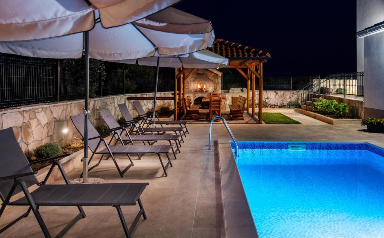 Luxury Apartments Alkar With Swimming Pool Ražanj Extérieur photo
