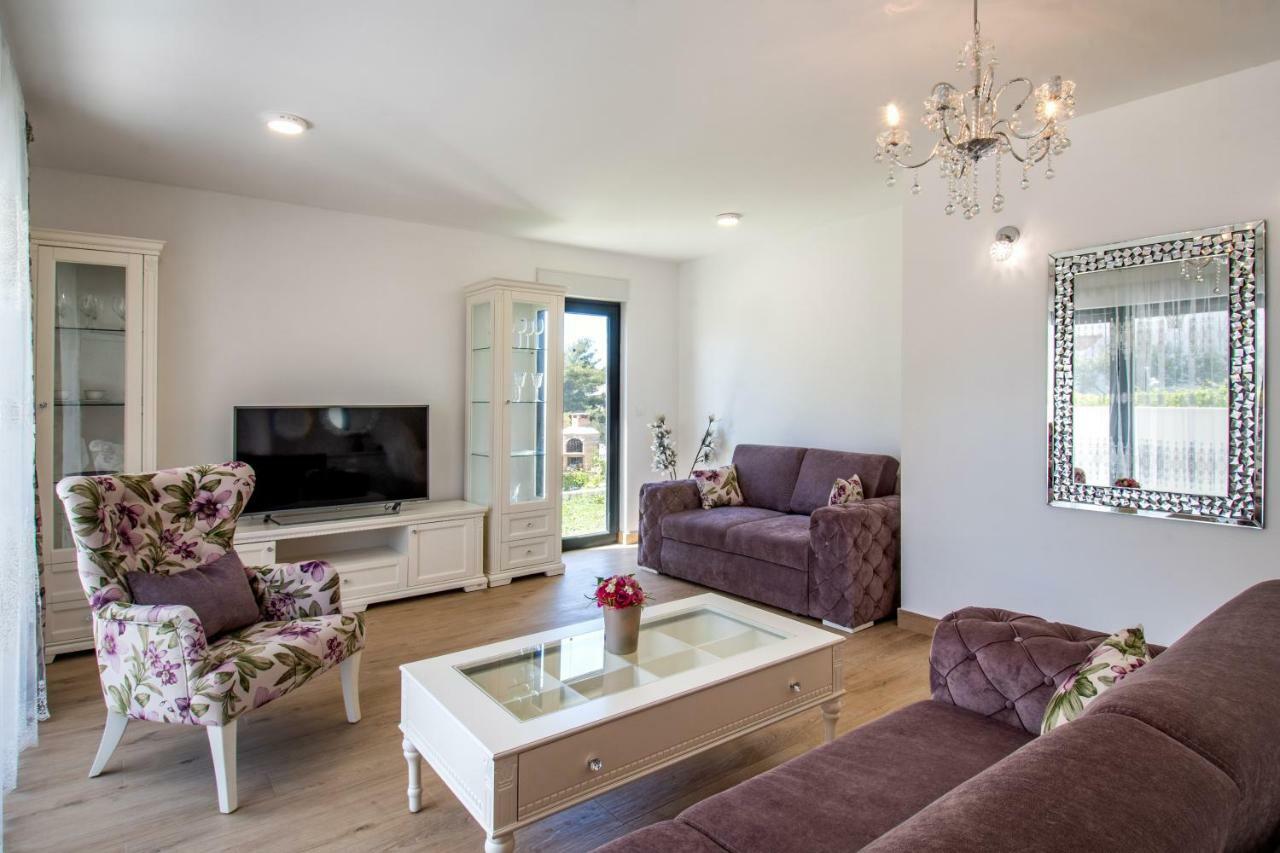 Luxury Apartments Alkar With Swimming Pool Ražanj Extérieur photo