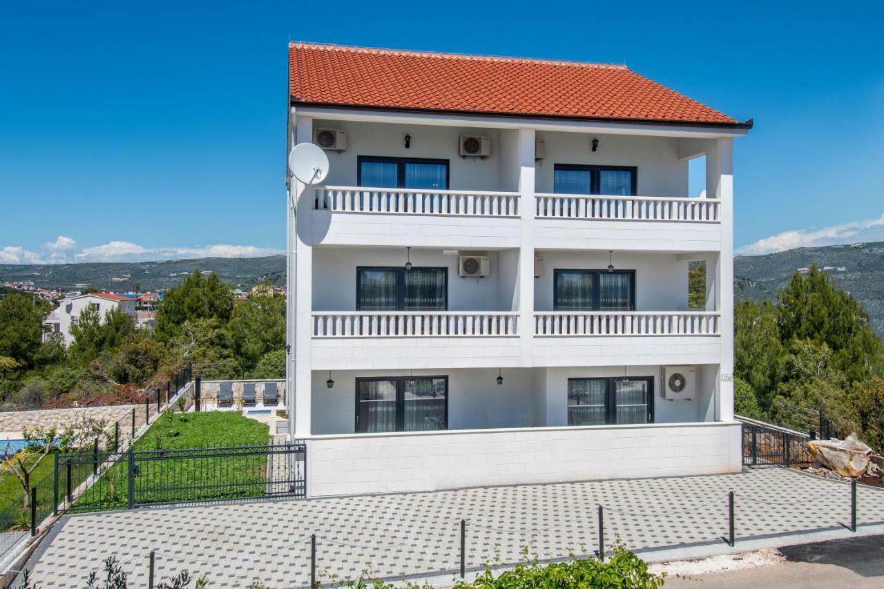 Luxury Apartments Alkar With Swimming Pool Ražanj Extérieur photo