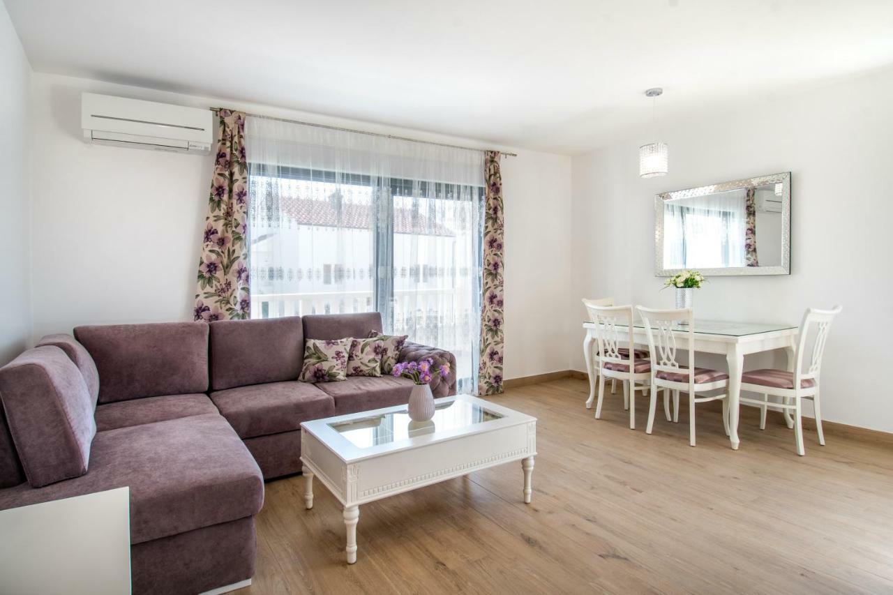 Luxury Apartments Alkar With Swimming Pool Ražanj Extérieur photo